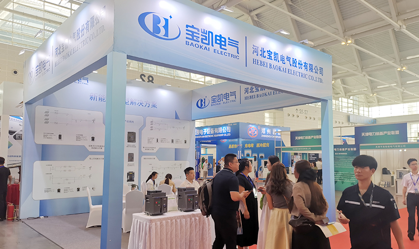 暴击行业天花板！PA旗舰厅电气硬核技术亮相天津清洁能源展，引央视记者及能源产业巨头现场“挖宝”